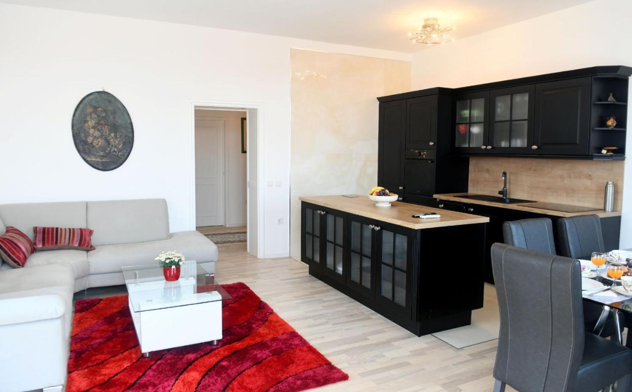 Divia Apartment Rijeka Exterior photo