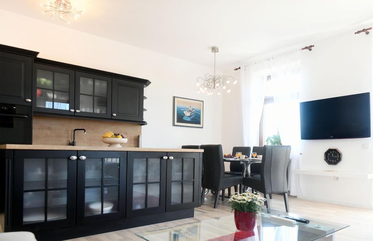Divia Apartment Rijeka Exterior photo